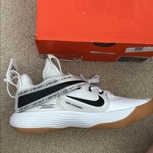 WMNS NIKE REACT HYPERSET 8.5